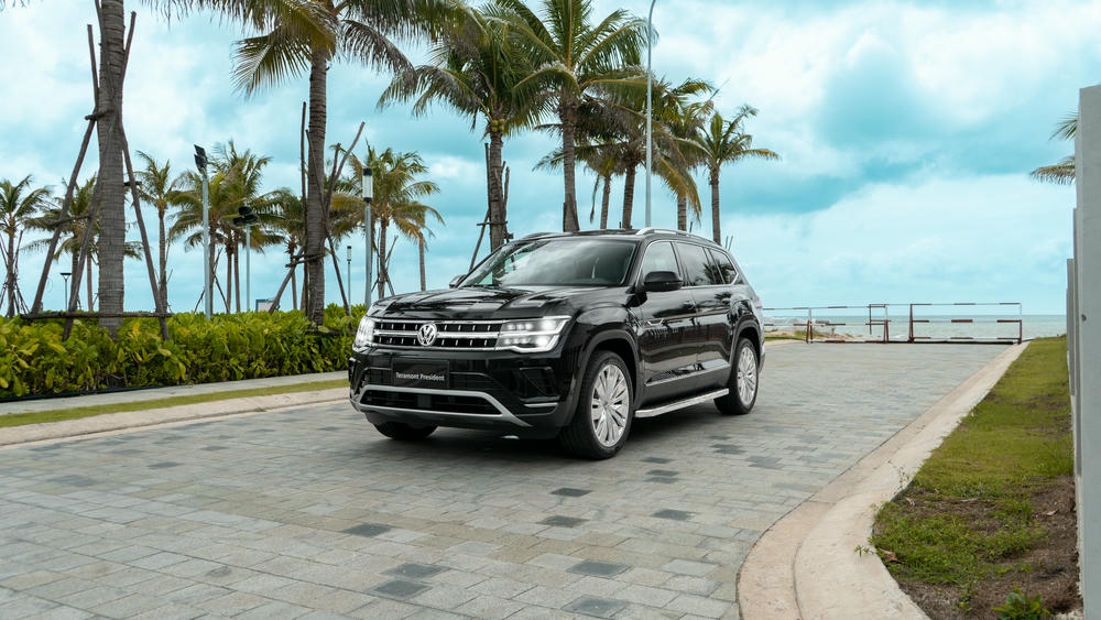 Volkswagen Teramont màu đen