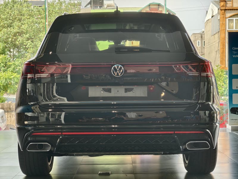 duoi xe volkswagen touareg